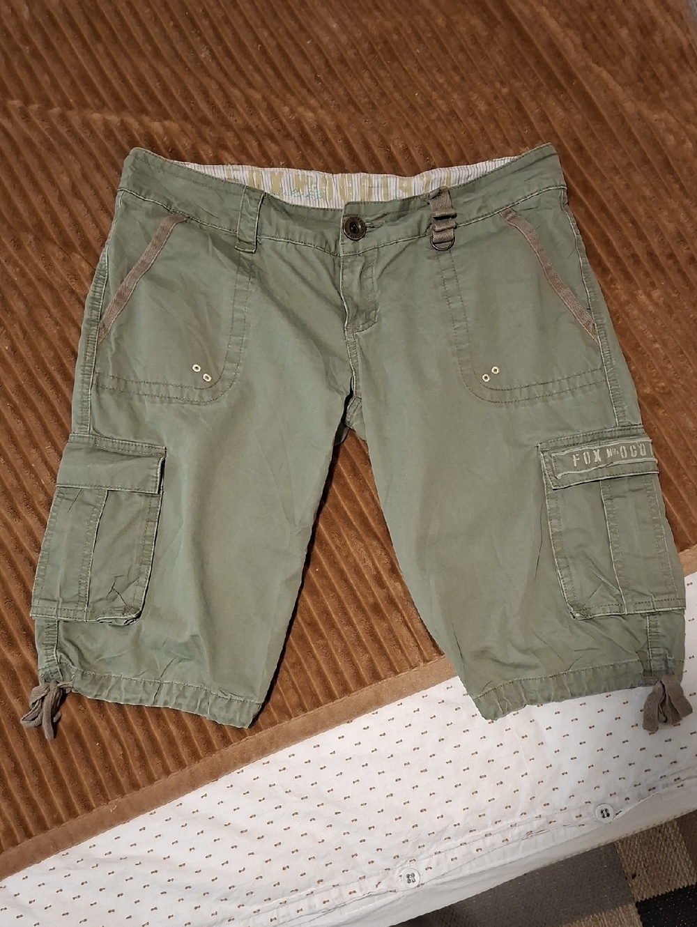Vintage Y2K Fox Racing Low-rise Khaki Cargo Utility Shorts/Capris (Size US 7/ L)